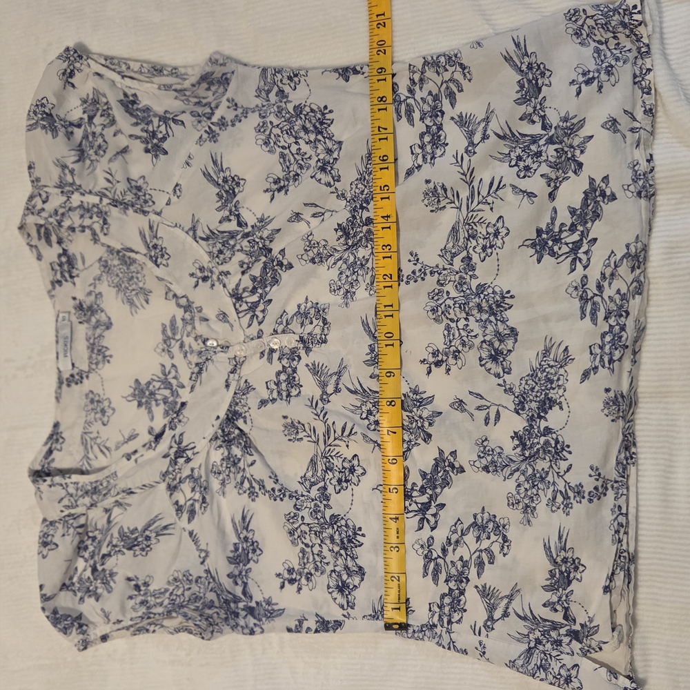 Ricki's Blue and White Floral Blouse - Picture 9 of 9